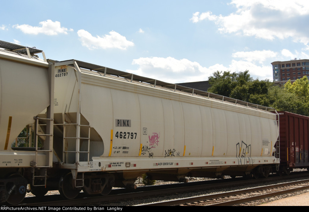 462797